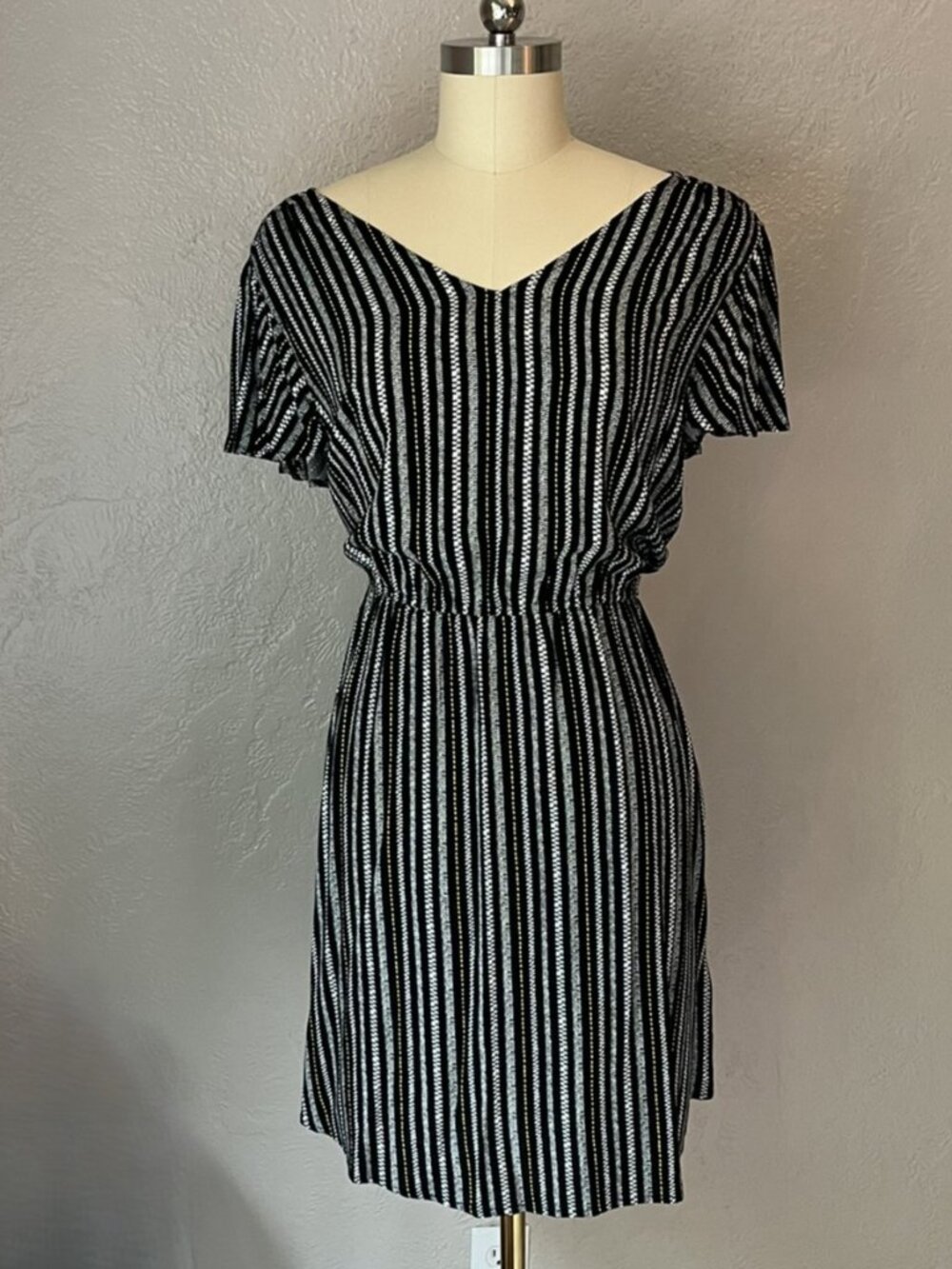 Old Navy Black White Striped V-Neck Dress XL | Elastic Waist Midi